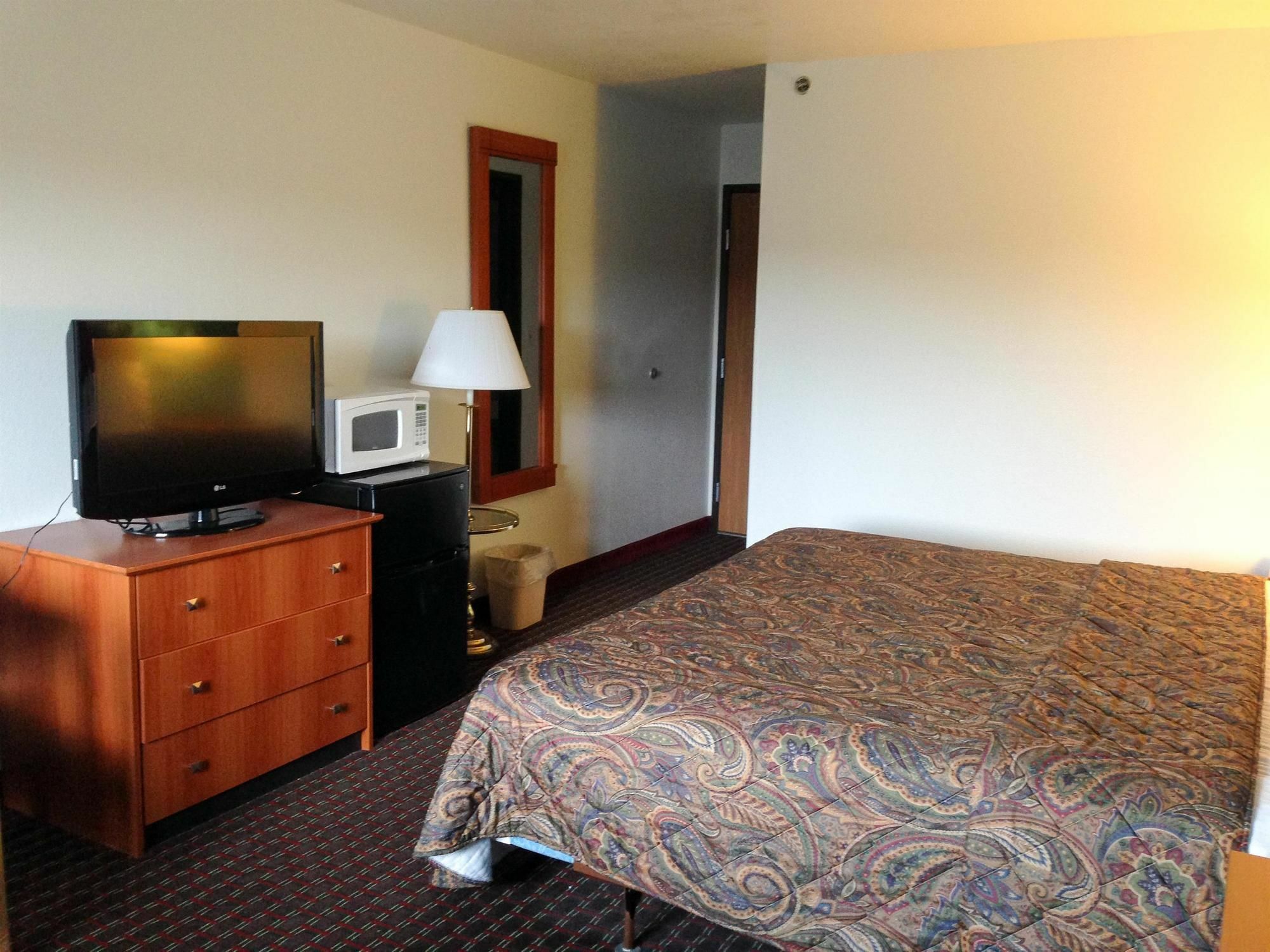 Hotel 6-sedalia, Mo 2*